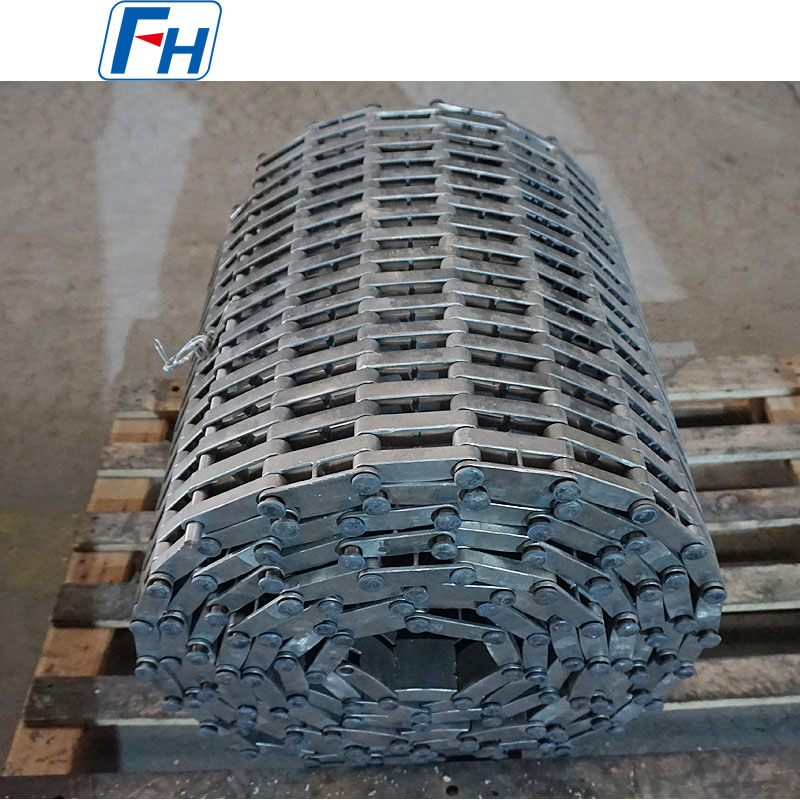 Ceinture à maillons moulés pour matériaux de construction en ciment