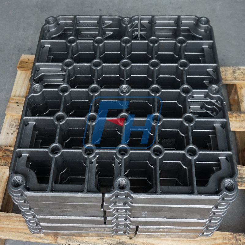 Plateau de base de traitement thermique pour four à rouleaux continus